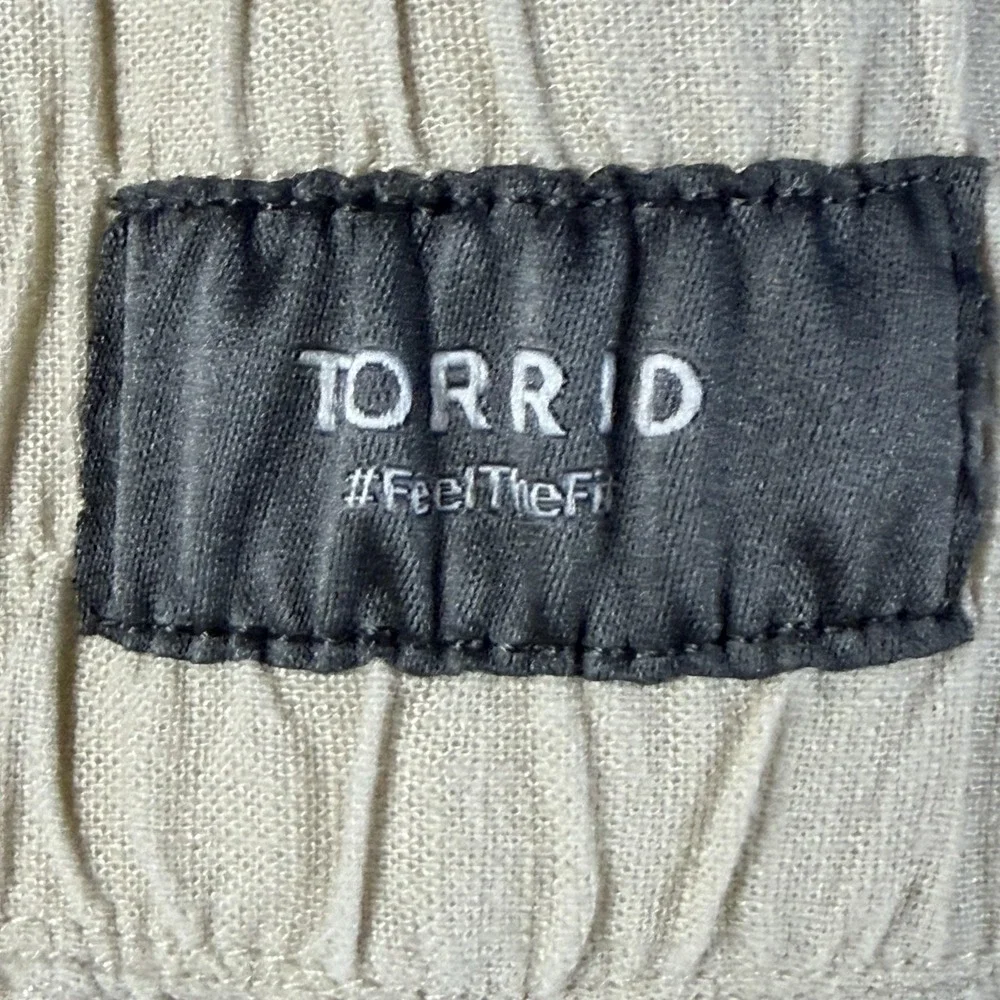 Torrid Pants Womens 2X Beige Linen Capri Elastic Waist Twill Crop Relaxed - Picture 3 of 8